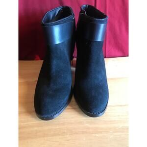 Kensie 8M Black Boots